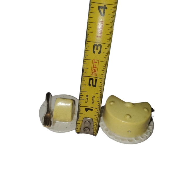 Rare Vintage miniature cake and cake slice salt and pepper shakers - Picture 7 of 7